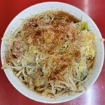 ラーメン二郎 - 小ラーメン 豚2枚・ニンニク・ヤサイ・アブラ・一味唐辛子