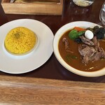 Karumaru - マンスリーカレー（生ラム肉カレー・オリジナルスープ・赤いか〜る・辛さ5）