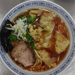 三陽楼 - 生姜香る粗挽肉の雲呑麺