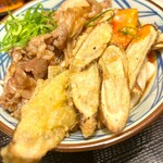 Marugame Seimen - 牛すきごぼ天ぶっかけ(並・温) 890円