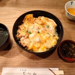 Tori Tsune Shizendou - 親子丼。スープと漬物つきです。