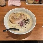 唯一無二のらぁ麺専門店 イ袋ワシづかみ - 