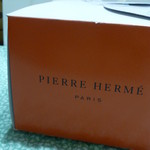 ピエール・エルメ・パリ - 箱