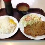 三笠 - とんかつ定食550円