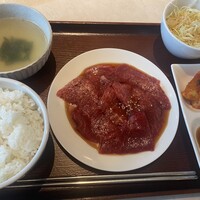 馬車道 de 焼肉 DOURAKU CORRIDA 北仲ブリック＆ホワイト店 - 