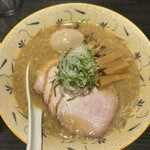 Sapporo Fujiya - 味噌ラーメン ¥950
                        味玉 ¥130