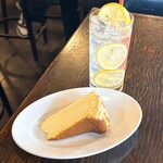 チッチ - プレーンバスクチーズケーキ
自家製レモンスカッシュ