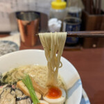 酒肴場 屯 - するりとしなやかな細ストレート麺