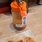 横浜餃子軒 - 餃子味噌？これは使用せず、醤油・ラー油・酢で試してみるのが良いと思った。