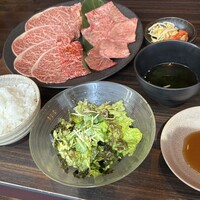 焼肉うしごろ 銀座並木通り店 - 