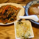 やまか飯店 - 麻婆茄子とハーフラーメンセット