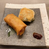 スチーム Dim sum&Wine - 鶏ときのこの春巻、海老ニラ焼きまんじゅう