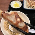 三点中華 - 焼き目はこんがり