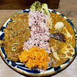 めげたとめげお - あいがけカレー(スパイスチキンカレー、薬膳麻辣カレー)