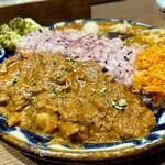 めげたとめげお - スパイスチキンカレー側