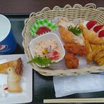 レストラン フローラ - 料理写真:ランチバスケット850円、ドリンクバー100円(2024.3.29)
