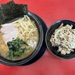 豚骨醤油ラーメン 王道家 - 