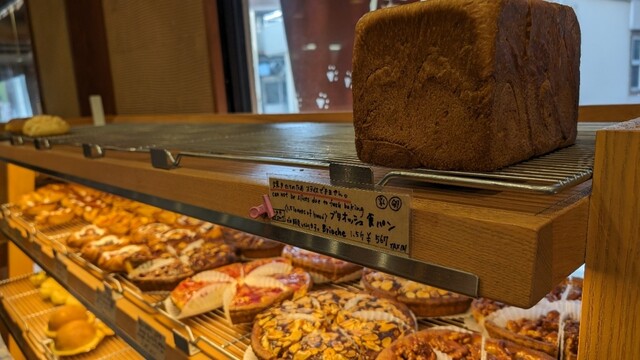 東新宿。』by gunsuke.t : パン家のどん助 (パンヤノドンスケ)- 東新宿