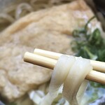 本格手打ちうどん とも作 - きつねうどん¥530