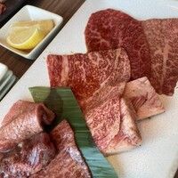 焼肉うしごろ 新宿三丁目店 - 