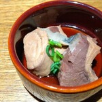 鮨 炉端焼 日本酒 六方 - お通しのブリ　420円