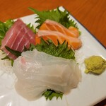 個室居酒屋 和食郷土料理 魚京助 - まぐろ、タイ、サーモンの刺し身