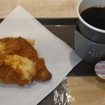 Curly's Croissant TOKYO BAKE STAND - ハムチーズクロワッサンのセットです