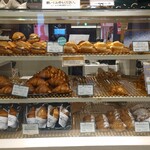Curly's Croissant TOKYO BAKE STAND - テイクアウトが主体です