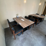 食堂 おわん - テーブル席も