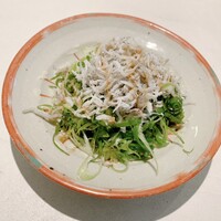 NK 蕎麦屋の二階 - 九条ネギとしらすのサラダ