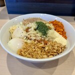 Ramen Taka No Me - ミラノ風まぜそば 1300円 ＋フライドオニオン 50円 ＋粉チーズ 50円