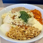 Ramen Taka No Me - ミラノ風まぜそば 1300円 ＋フライドオニオン 50円 ＋粉チーズ 50円