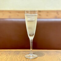 ベリーニ（ピーチ＋スパークリング）