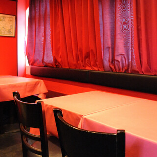 A stylish French cuisine hideaway for adults with a striking red color. Suitable for a wide range of occasions.