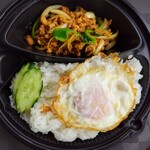 サバーイ・サバーイ - ガパオ弁当　600円