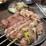 四文屋 - もも肉　ハラミ　タン　カシラ　2本ずつ