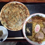 山崎屋食堂 - ラーメン　にらせんべい