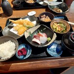 うお左衛門 - 天ぷら刺身定食