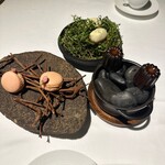 ラ・ヴァガボンド - カヌレ　エクレア　桜のマカロン　コーヒー