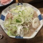 大衆焼肉 つばき苑 - もつ煮込み