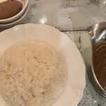 Kyui Bonnu - ボンヌカレー(1,100円)の辛口、ライス大盛(100円)