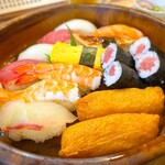 Kuruma Zushi - すし定食　一人半　¥1,350
                        お腹いっぱいです