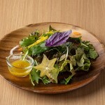 Shimagyouza Shinshin - オリジナルパッションフルーツドレッシング　旬の島野菜サラダ
                      
