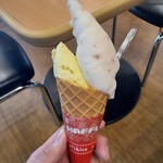 津軽ジェラート - ダブル＠400円（りんごジェラート 、獄きみ）