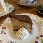 La theiere - Homemade Hazelnut and Chocolate Cake, JPY 550 (excluding tax)