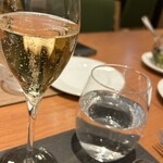 レストラン ルパン - どのペアリングでもシャンパンつき