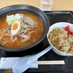 Nanakamado - 辛味噌ラーメン・チャーハンセット　1000円