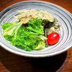 Teppanyaki Gou - ✽ 提供直前にドレッシングと和えてくれるので、野菜がシャキッとしていて美味しい。何気ない事ですが、その手間が美味しい。写真を撮っていませんが、このあとの野菜焼きが同様な理由で美味しかったです。