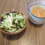 ブック&カフェ コティ - サラダとスープ
