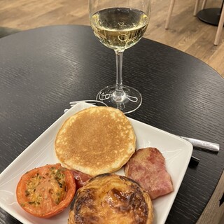 TAP Premium Lounge Lisbon Airport_1